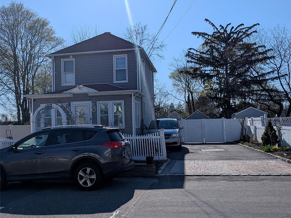 1st image of 42 3rd Avenue