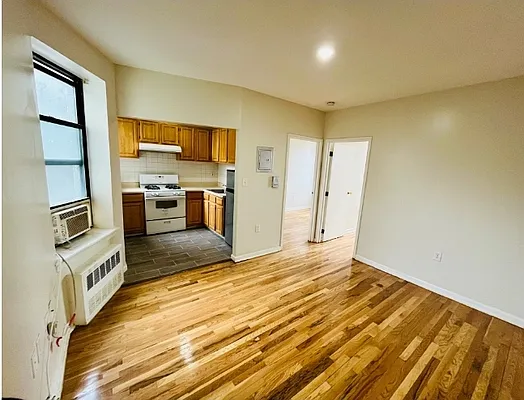 Rented by Akam Sales and Brokerage | media 1