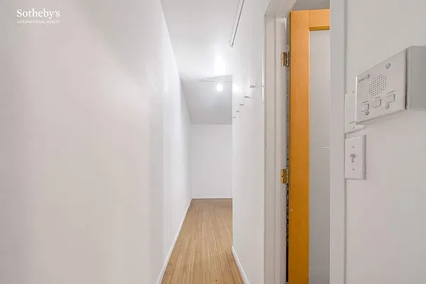 Rented by Sotheby's International Realty | media 31