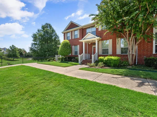 8040 Mimosa Dr, North Richland Hills, TX 76180