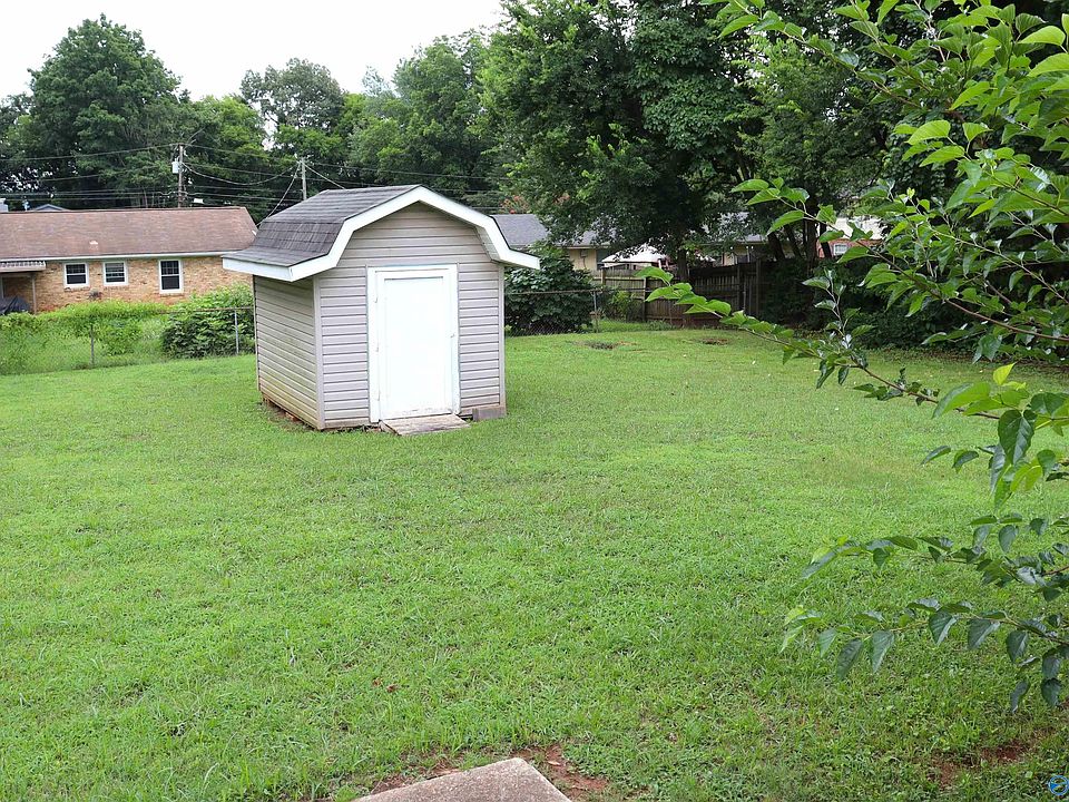 2nd image of 3226 Leesburg Dr