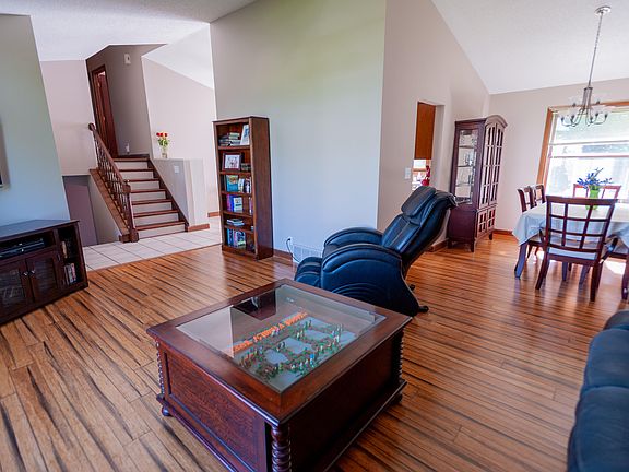 3rd image of 3988 Green Acre Dr