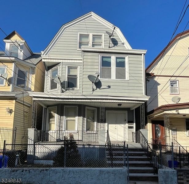 1st image of 157 Grafton Ave
