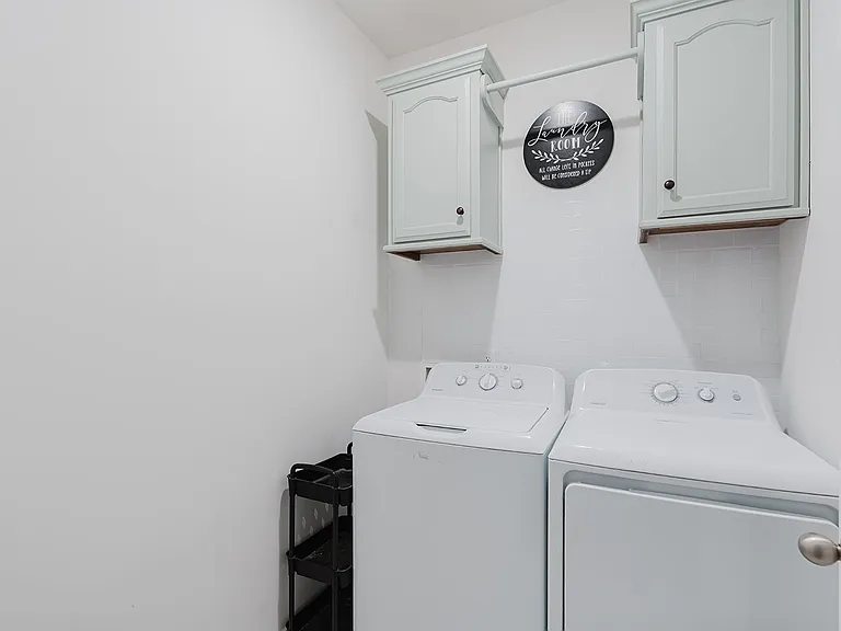 9016 Gant Dr — Photo 24