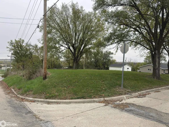 1408 Adams St, Corning, IA 50841