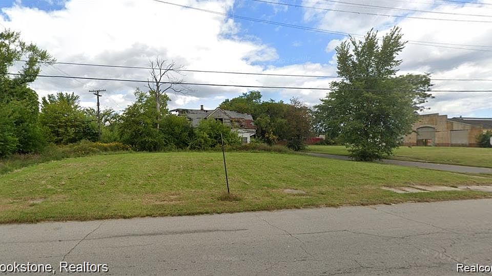 2nd image of 5501 Dubois St