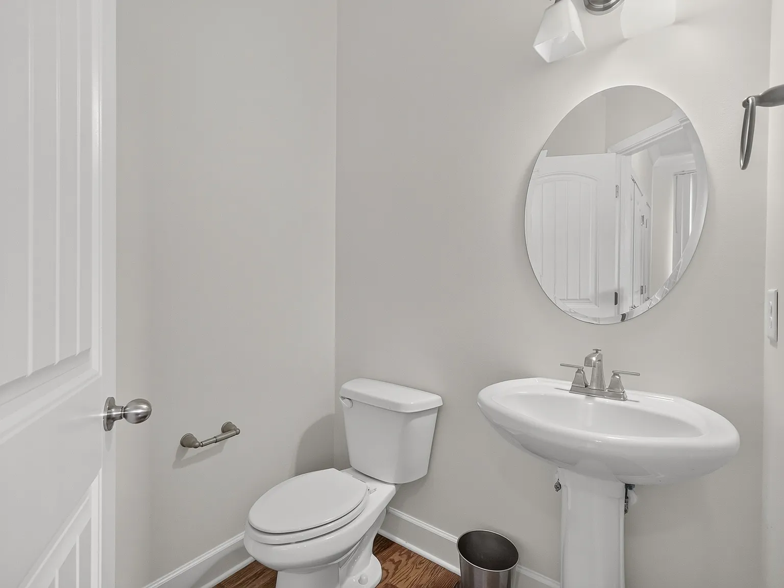 3 bed, 3.5 bath, 2044 sqft, $3,850 — Photo 3