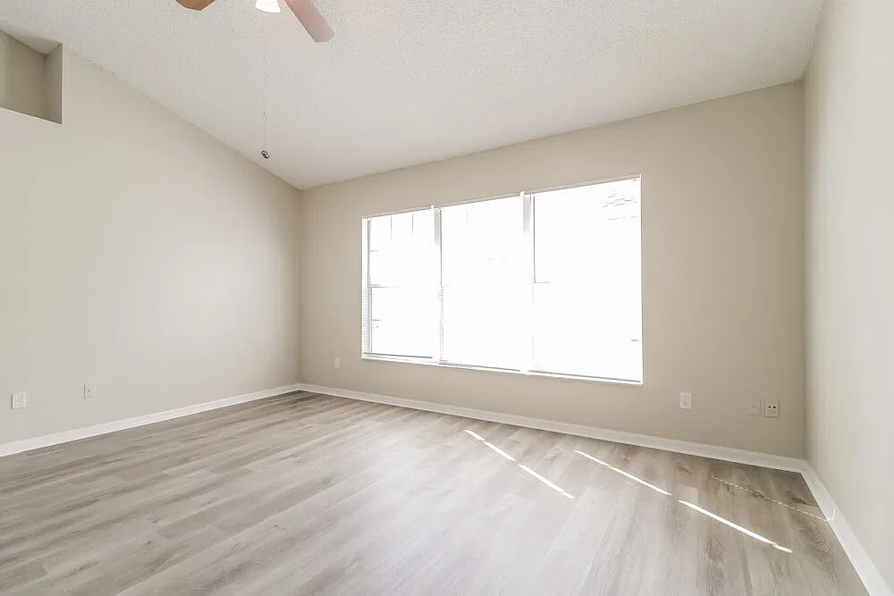 3 bed, 2.0 bath, 1614 sqft, $2,320 — Photo 3