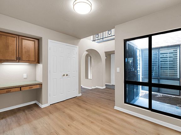 5th image of 10805 N 9th Pl #10805