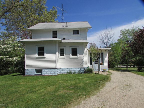 5th image of 372 E Napier Ave