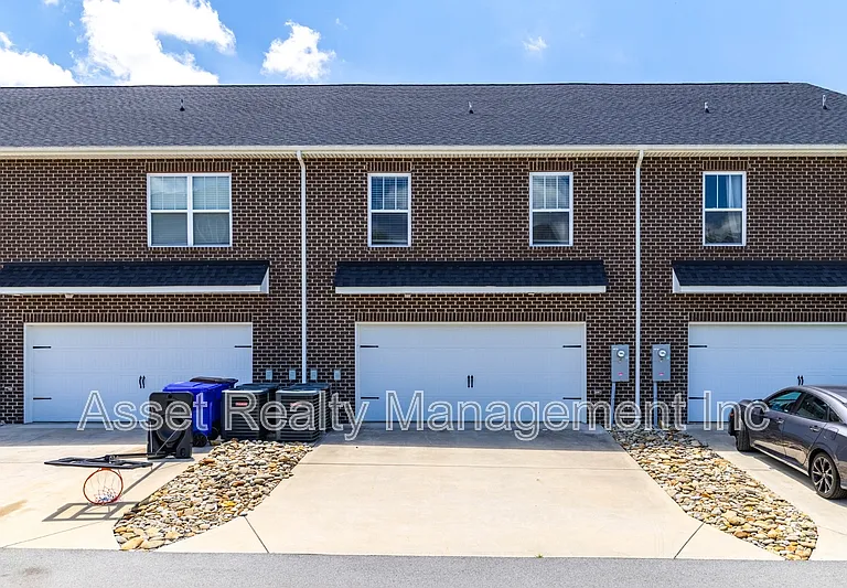 338 Broadberry Ave — Photo 29