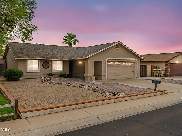 5625 W Sunnyside Dr — Photo 2
