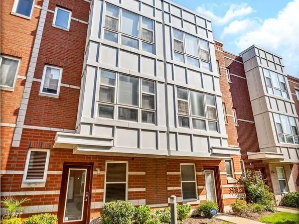 3244 N Kilbourn Ave #4, Chicago, IL 60641