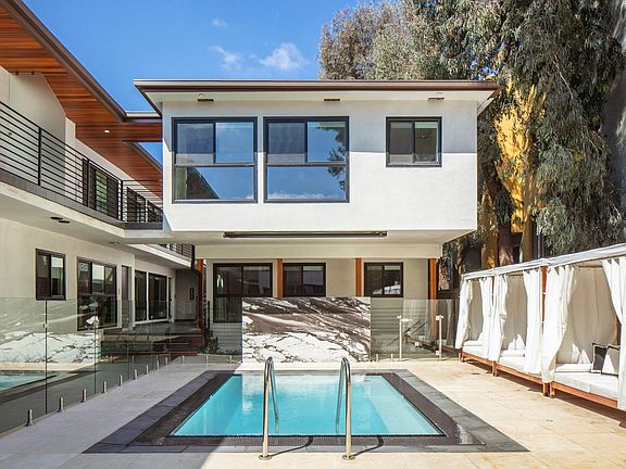 5th image of 1267 N Laurel Ave #14