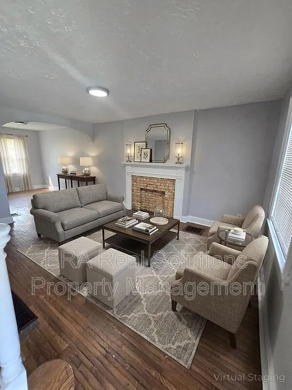 2 bed, 1.0 bath, 882 sqft, $900 — Photo 1