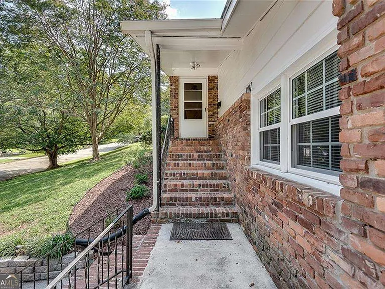799 Marstevan Dr NE — Photo 23