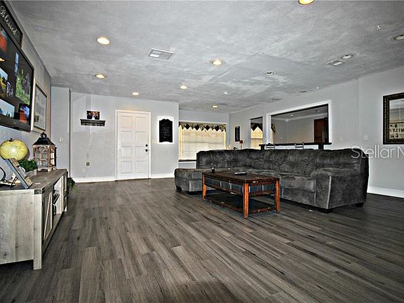 2nd image of 4832 Edmund Ct
