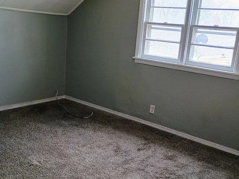 1125 Central Ave N #3 — Photo 3