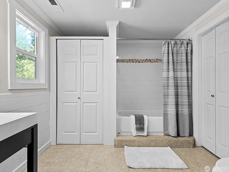 9528 Woods Pl — Photo 21
