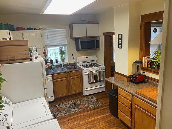 4th image of 2701 Harrison St APT A