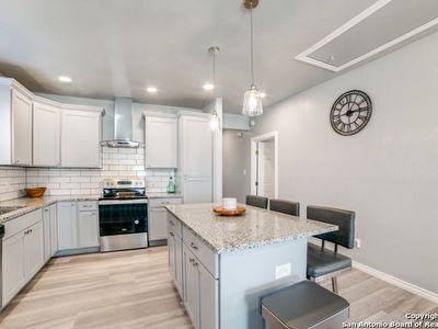 2707 E HOUSTON ST, San Antonio, TX, 78202