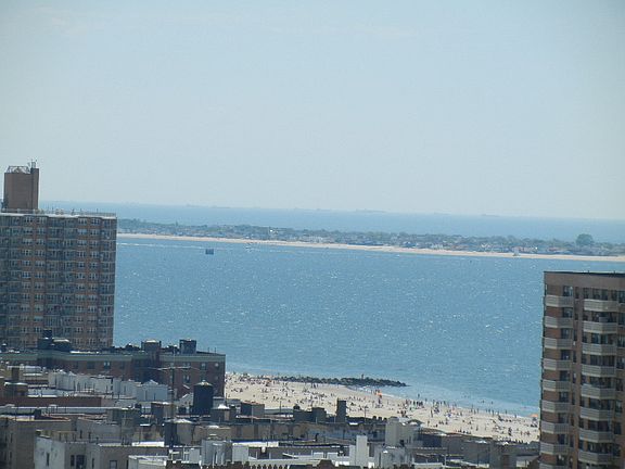 3rd image of 2915 W 5th St APT 22B