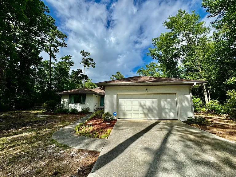 303 Long Leaf Dr — Photo 1