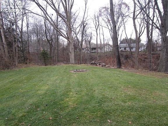 4th image of 800 Midway Dr