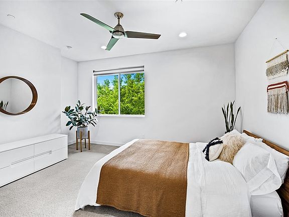 5th image of 2630 Calvin St Unit 102