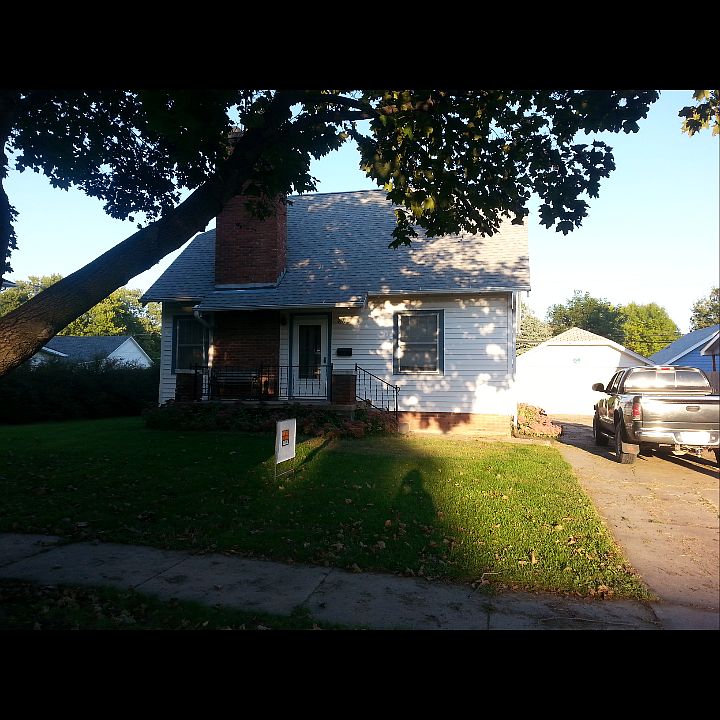 1st image of 860 N 8th St
