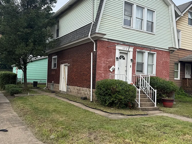 1016 Airbrake Ave — Photo 1