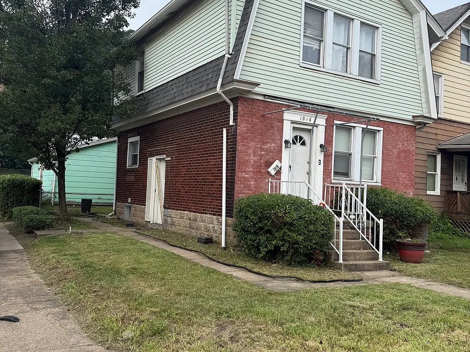1016 Airbrake Ave