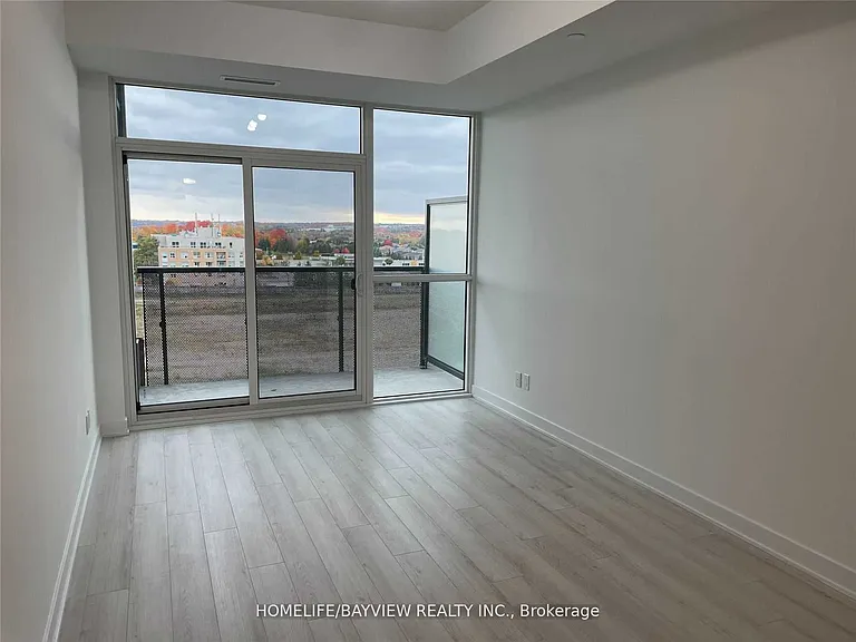 681 Yonge St #514 — Photo 5