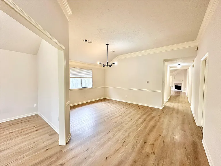 3907 Crystal Pass Ct — Photo 3