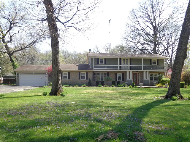 5074 Oakridge Dr photo 1