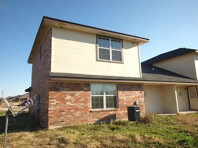 4004 Eula Bea Ct — Photo 2
