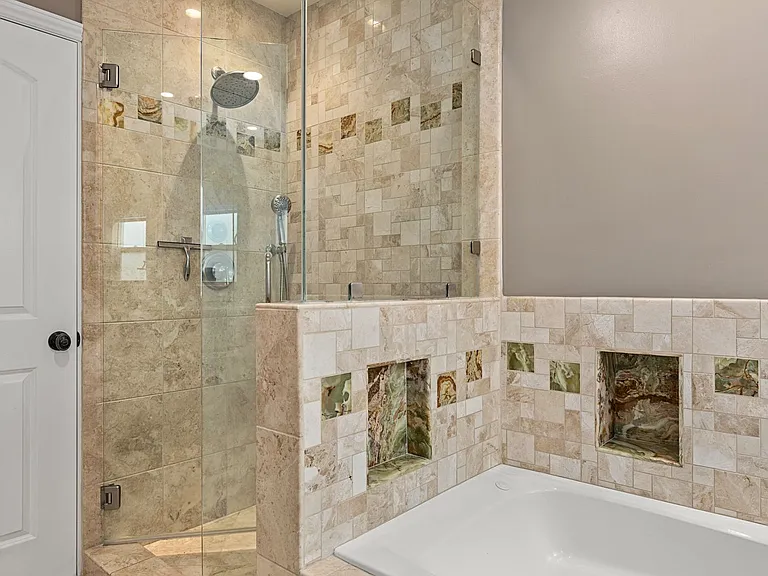 1738 S Kelton Ave — Photo 37
