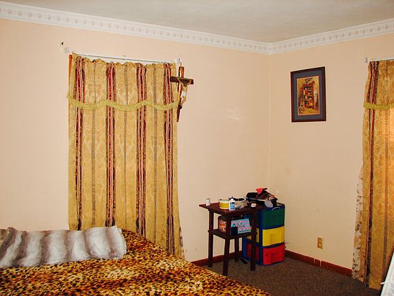 5th image of 1800 W McArtor Rd