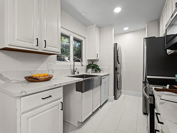 5th image of 6725 Mission Gorge Rd Unit 202B