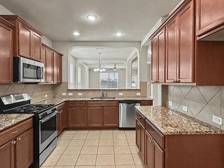 10406 Boland Bnd — Photo 3