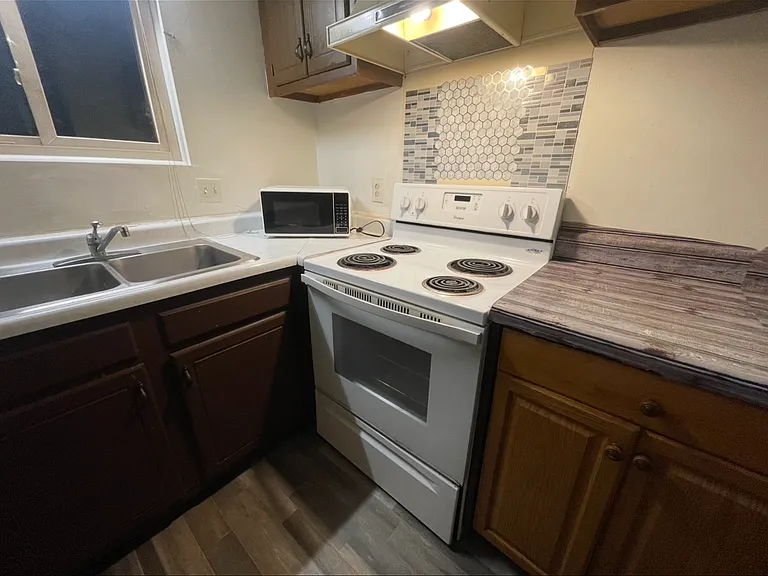 1875 Lee Hwy #52 — Photo 10