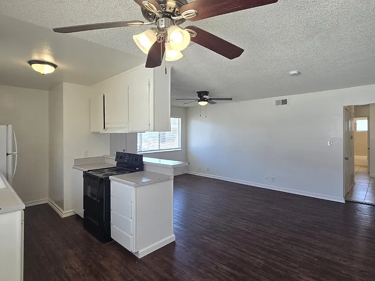 2640 W Fairmont Ave #204 — Photo 10