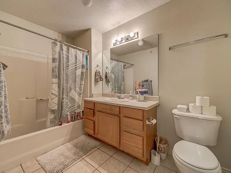 595 N University Ave #220 — Photo 11