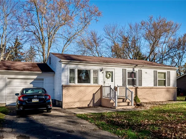 2249 Wakefield Dr, Hermitage, PA 16148