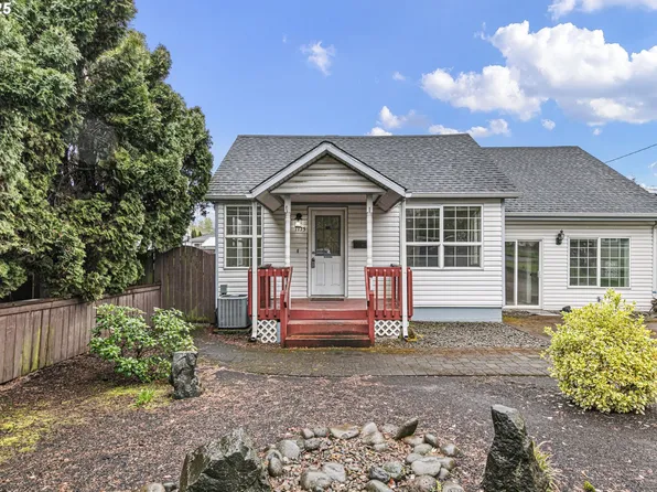 1175 Kalmia St, Junction City, OR 97448