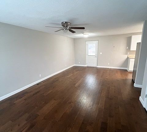 2nd image of 1283 Eastside Ln