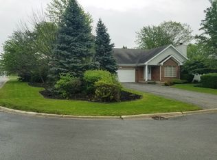 885 Wilshire Ln, Crete, IL 60417