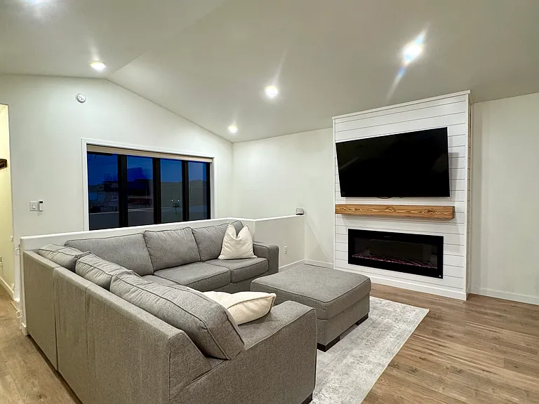 7911 Cottonwood Blvd — Photo 8
