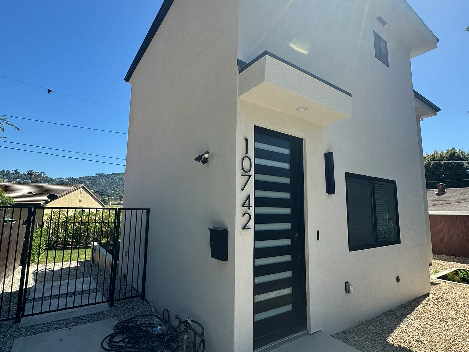 3 bed, 1200 sqft, $6,200 — Photo 2