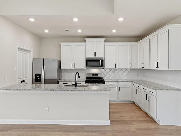 3060 Sorrento Hill Dr — Photo 6